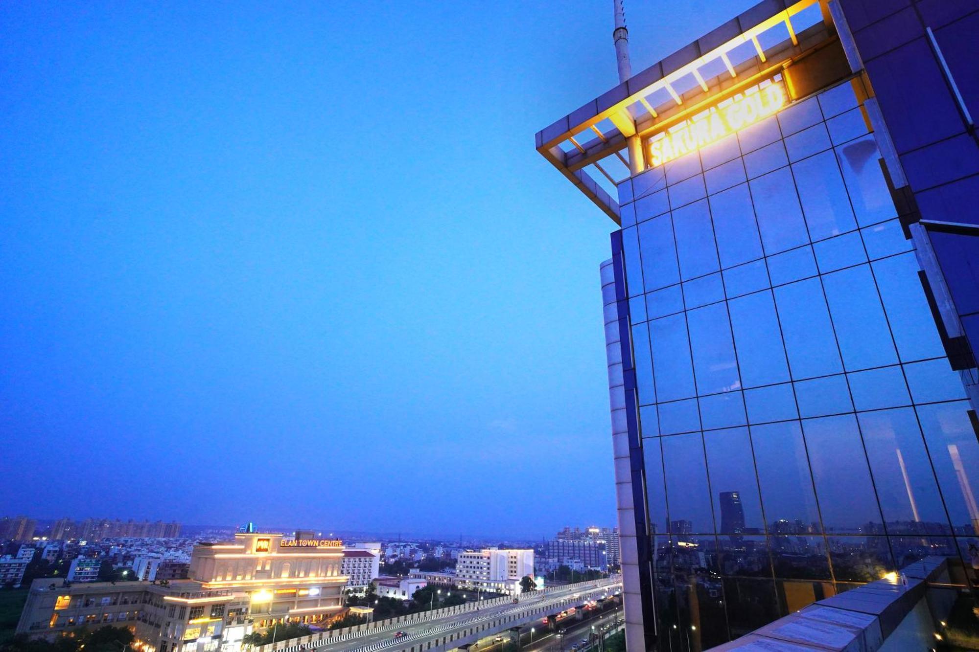 Hotel Sakura Gold Gurgaon Esterno foto
