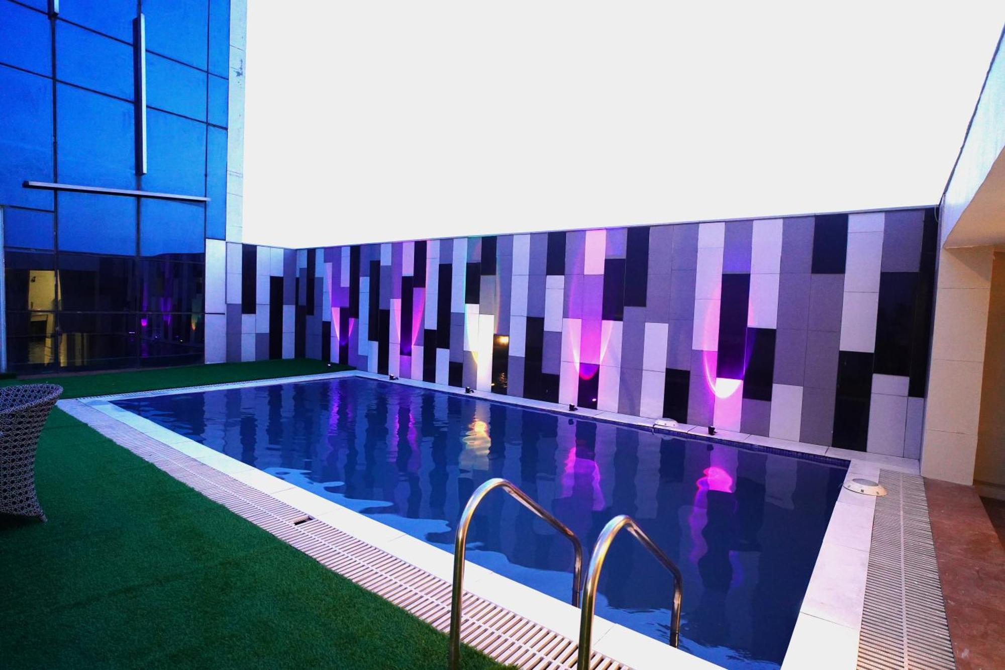 Hotel Sakura Gold Gurgaon Esterno foto