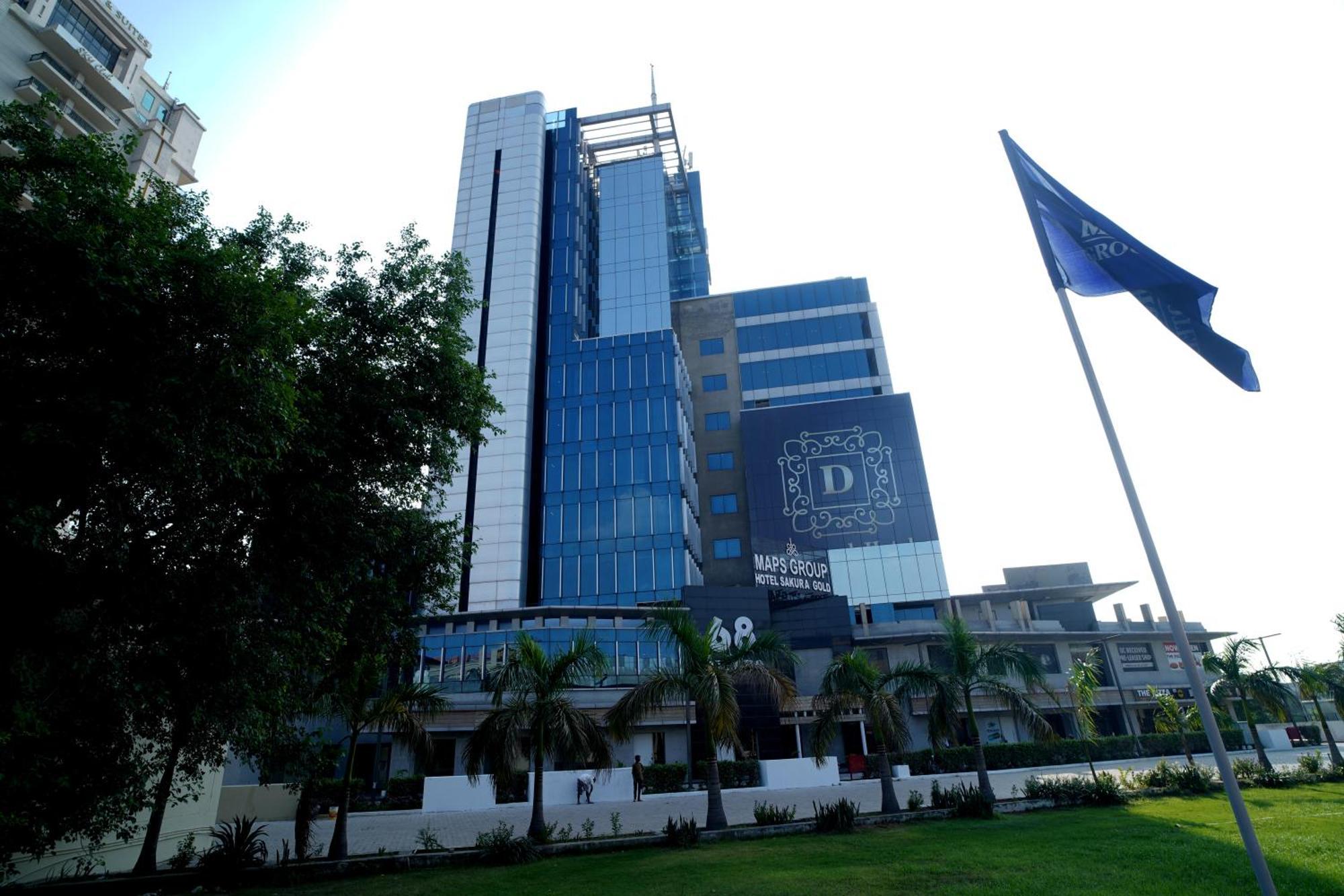 Hotel Sakura Gold Gurgaon Esterno foto