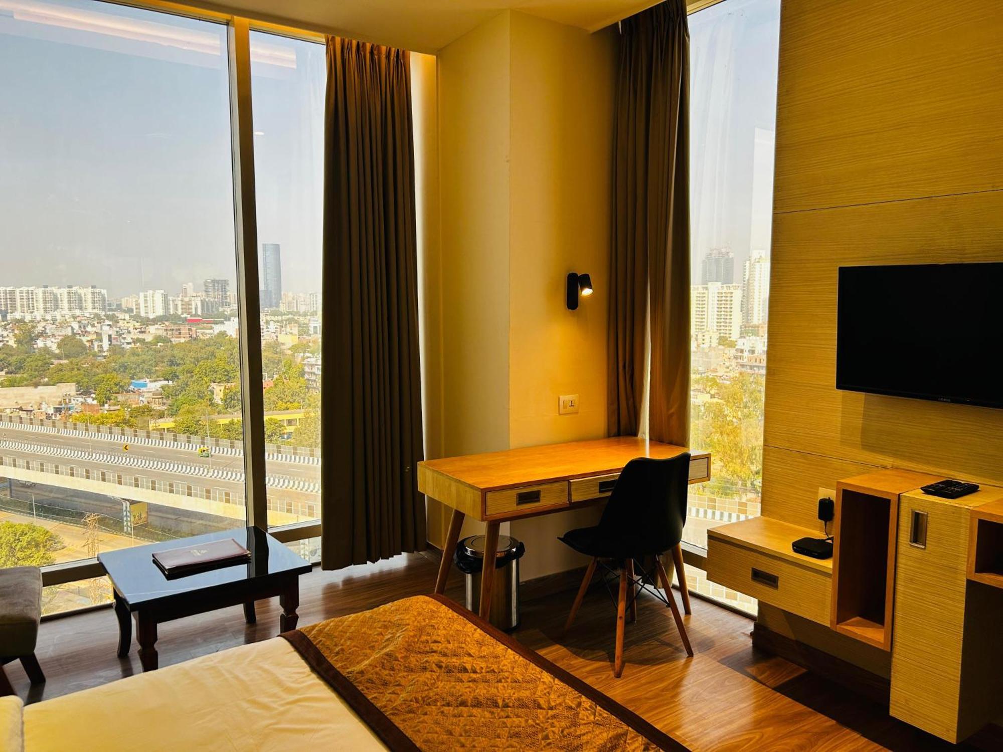 Hotel Sakura Gold Gurgaon Esterno foto