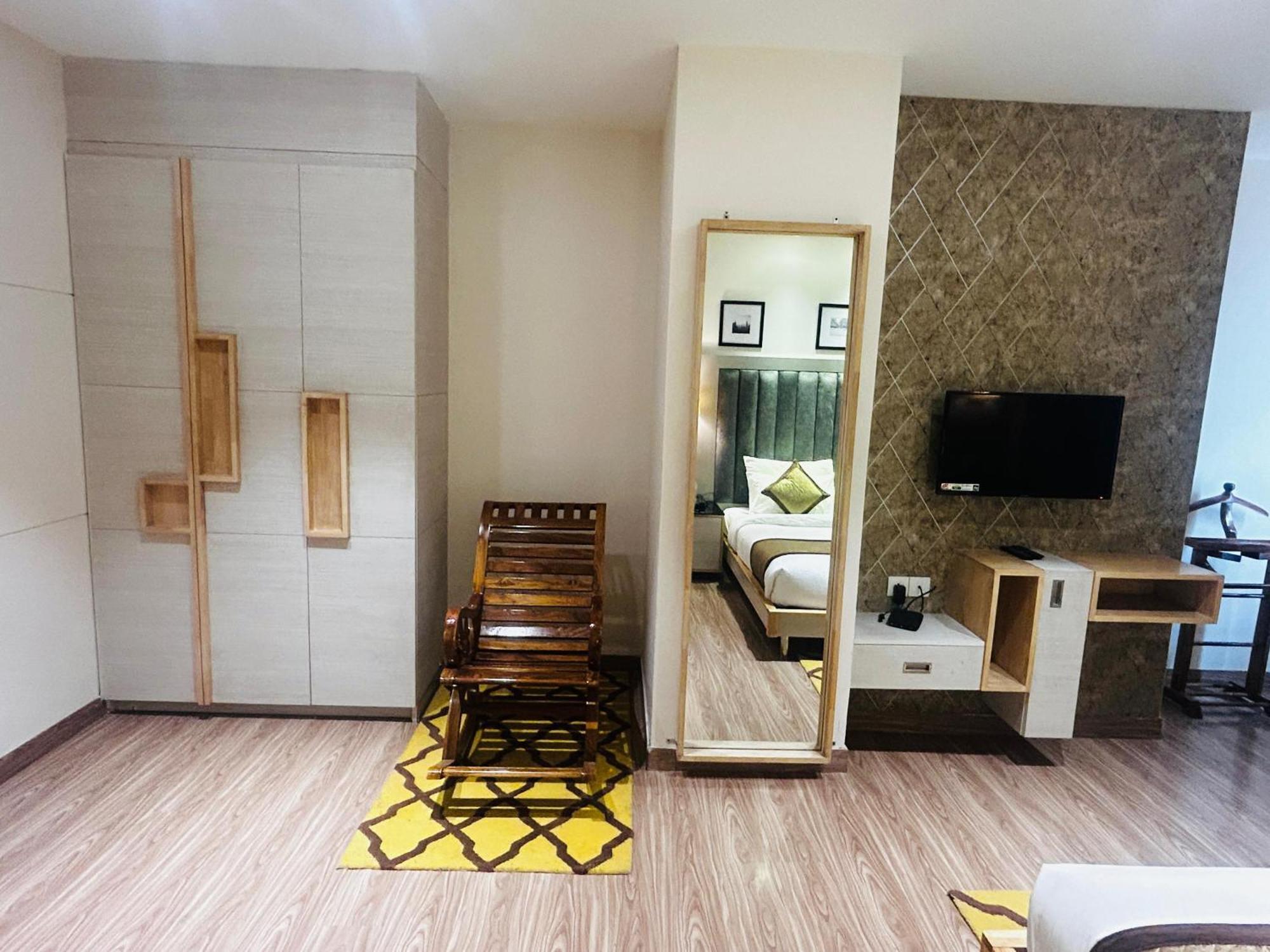 Hotel Sakura Gold Gurgaon Esterno foto